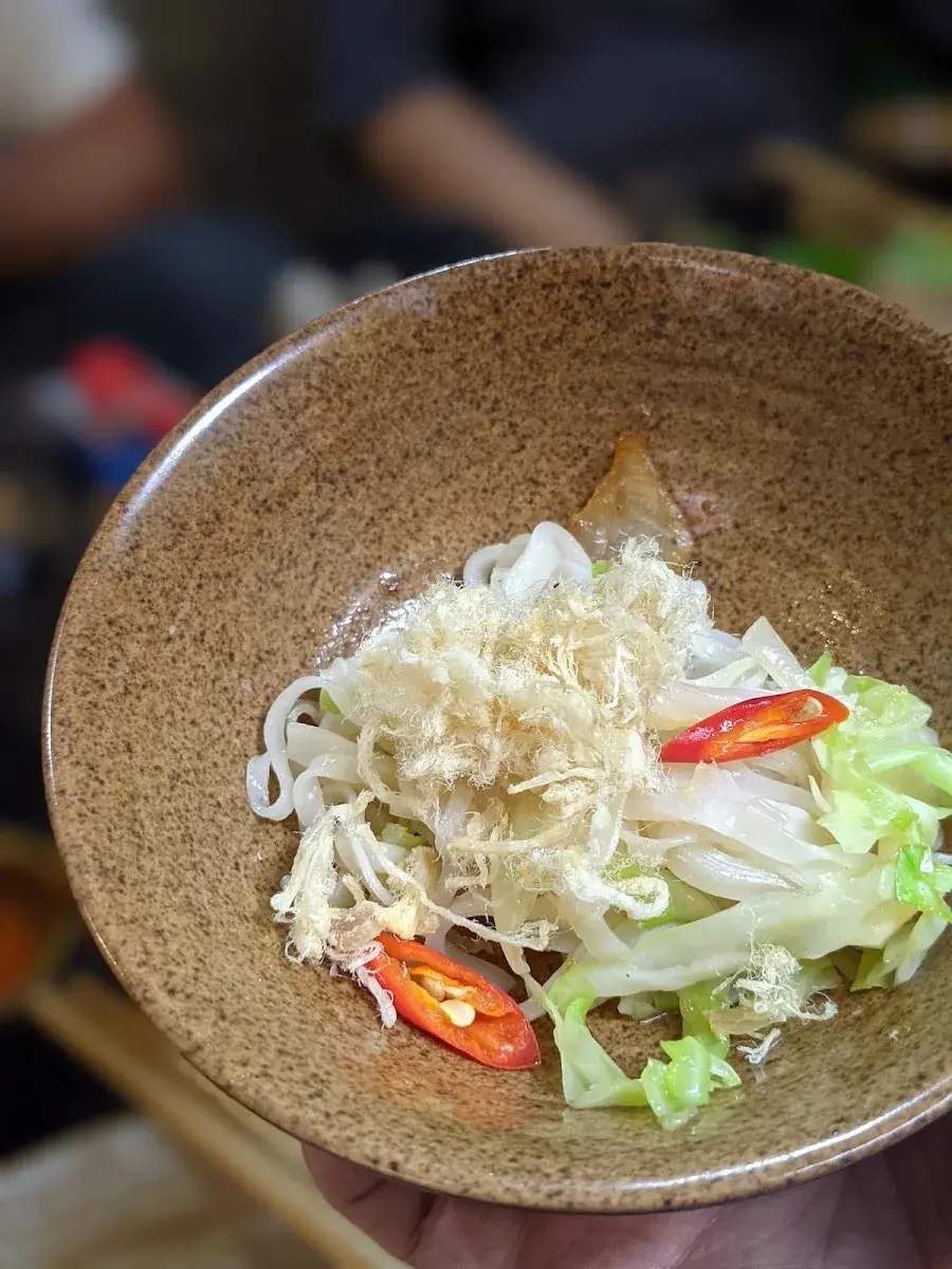 Miến trộn rắc ruốc và bắp cải